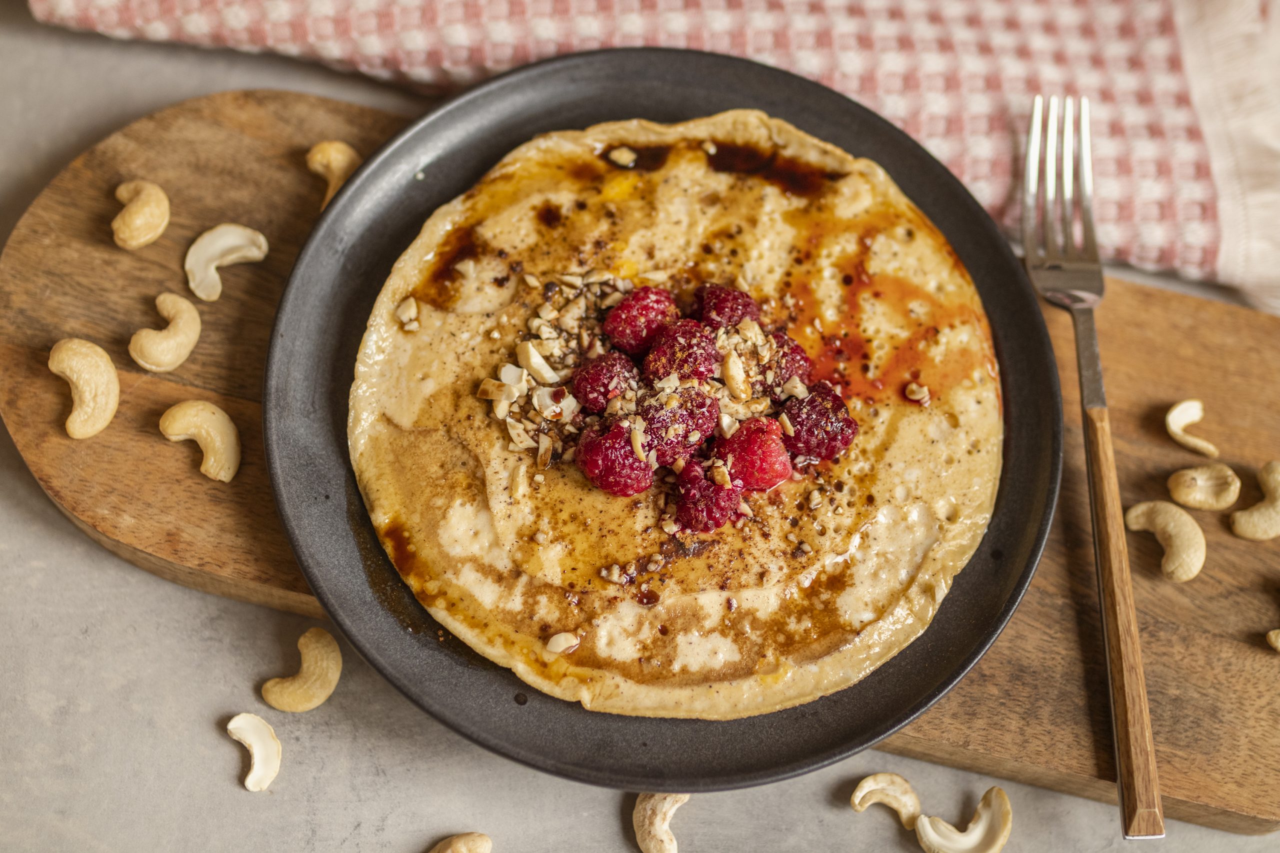 Owocowy omlet z orzechami